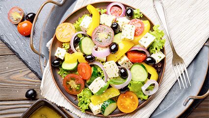 Salate de legume din dieta mediteraneană pentru cei care vor să slăbească